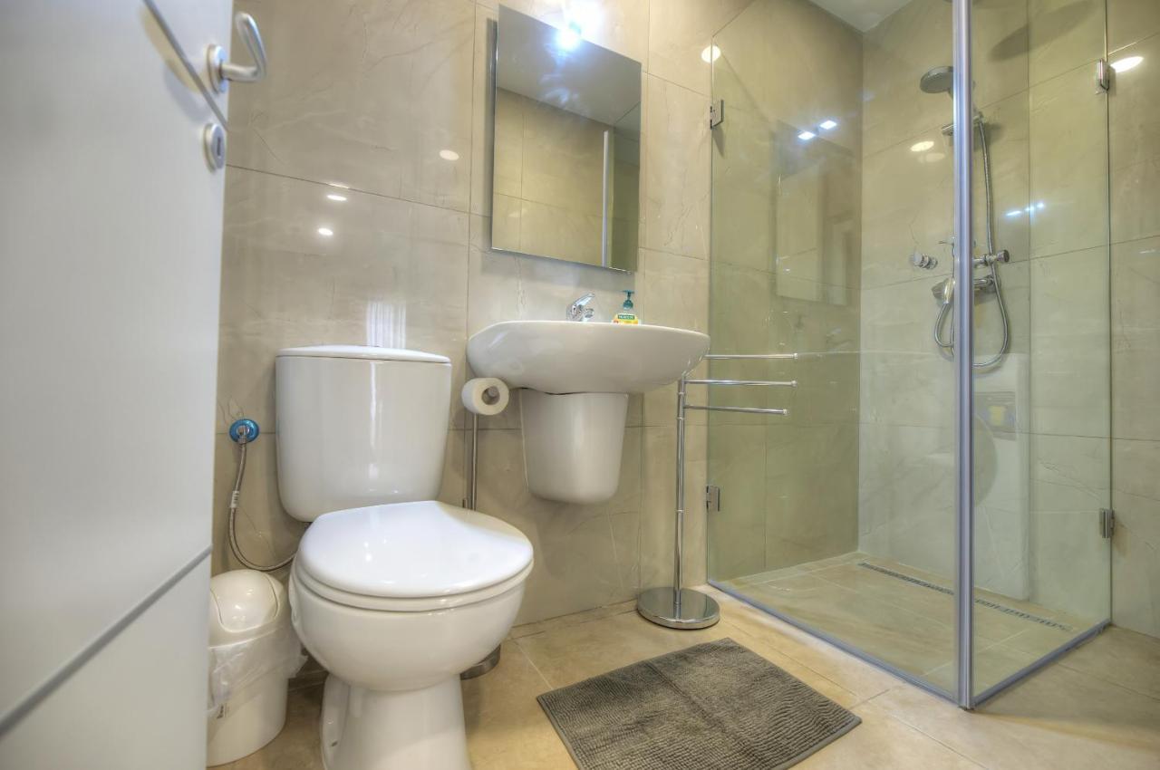 Brand New And Tastefully Furnished 2 Bedroom Apartment Ddif1-2 Gzira Buitenkant foto